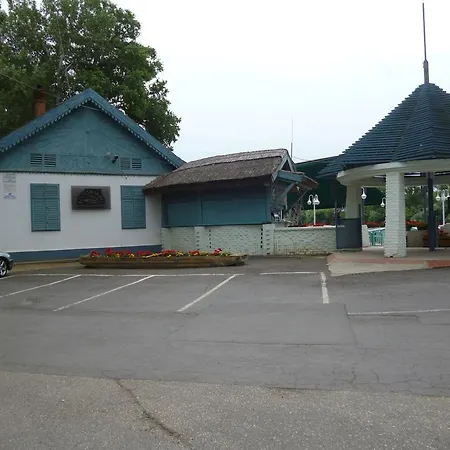 Holiday home Tisza Parti Nyaralohaz *