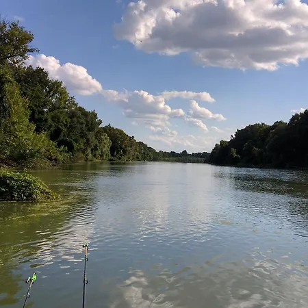 Tisza Parti Nyaralohaz Holiday home