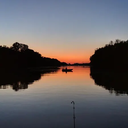 Tisza Parti Nyaralohaz Holiday home *