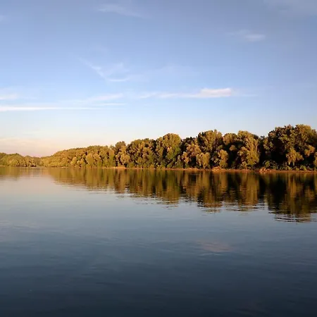 Tisza Parti Nyaralohaz Holiday home *